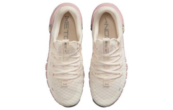 Nike Free Metcon 5 Комфортные Низкие Кроссовки для Тренировок Женские Бежево-Розовые
