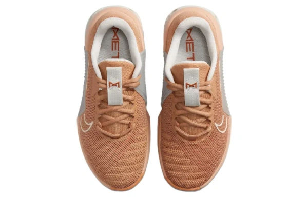Nike Metcon 9 Low Топ Кроссовки для тренировок Женские Янтарно-коричневый